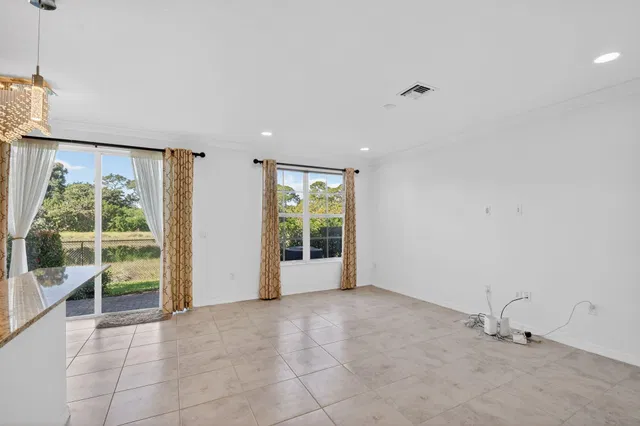 Residence photo 20