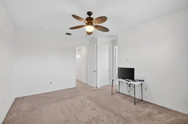 Residence photo 23
