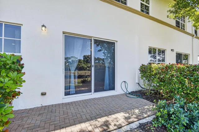 Residence photo 39