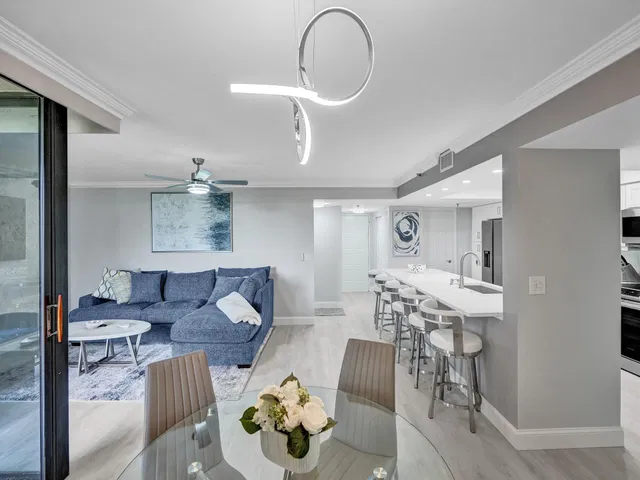 Unit 405 photo 14