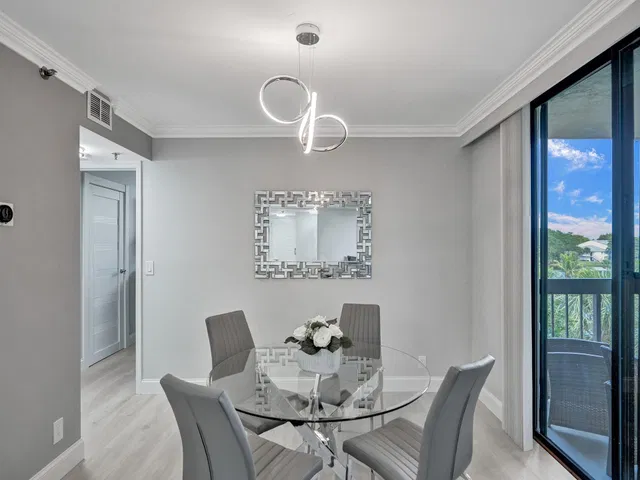 Unit 405 photo 22