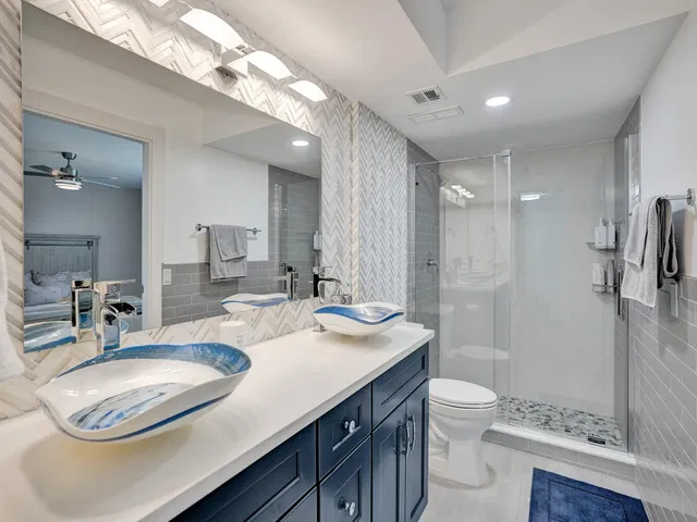 Unit 405 photo 26