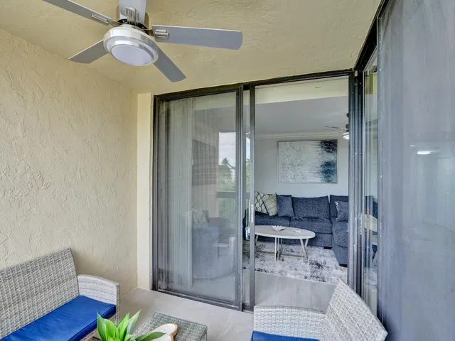Unit 405 photo 36