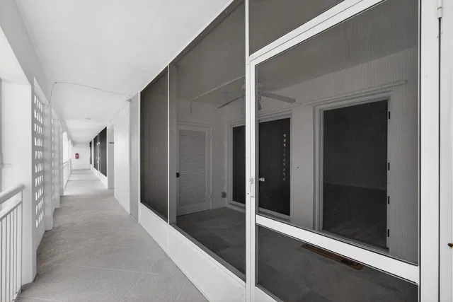Unit 208 photo 8