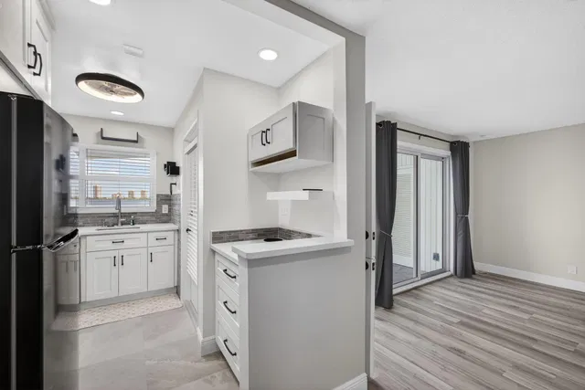 Unit 208 photo 17