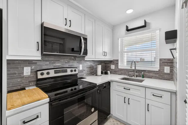 Unit 208 photo 20