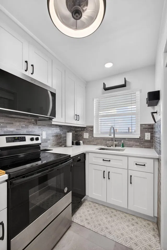 Unit 208 photo 21
