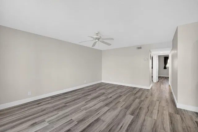 Unit 208 photo 23