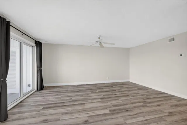 Unit 208 photo 28