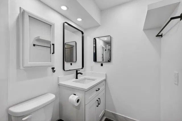 Unit 208 photo 41