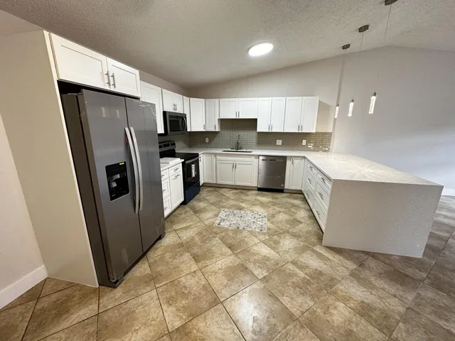 Unit C photo 2