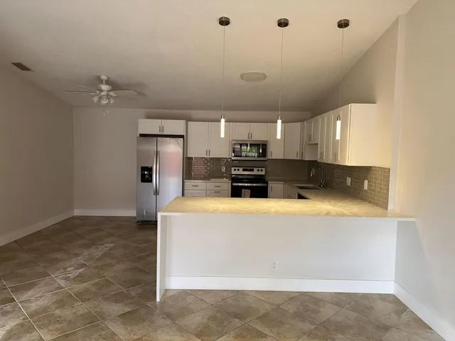 Unit C photo 5
