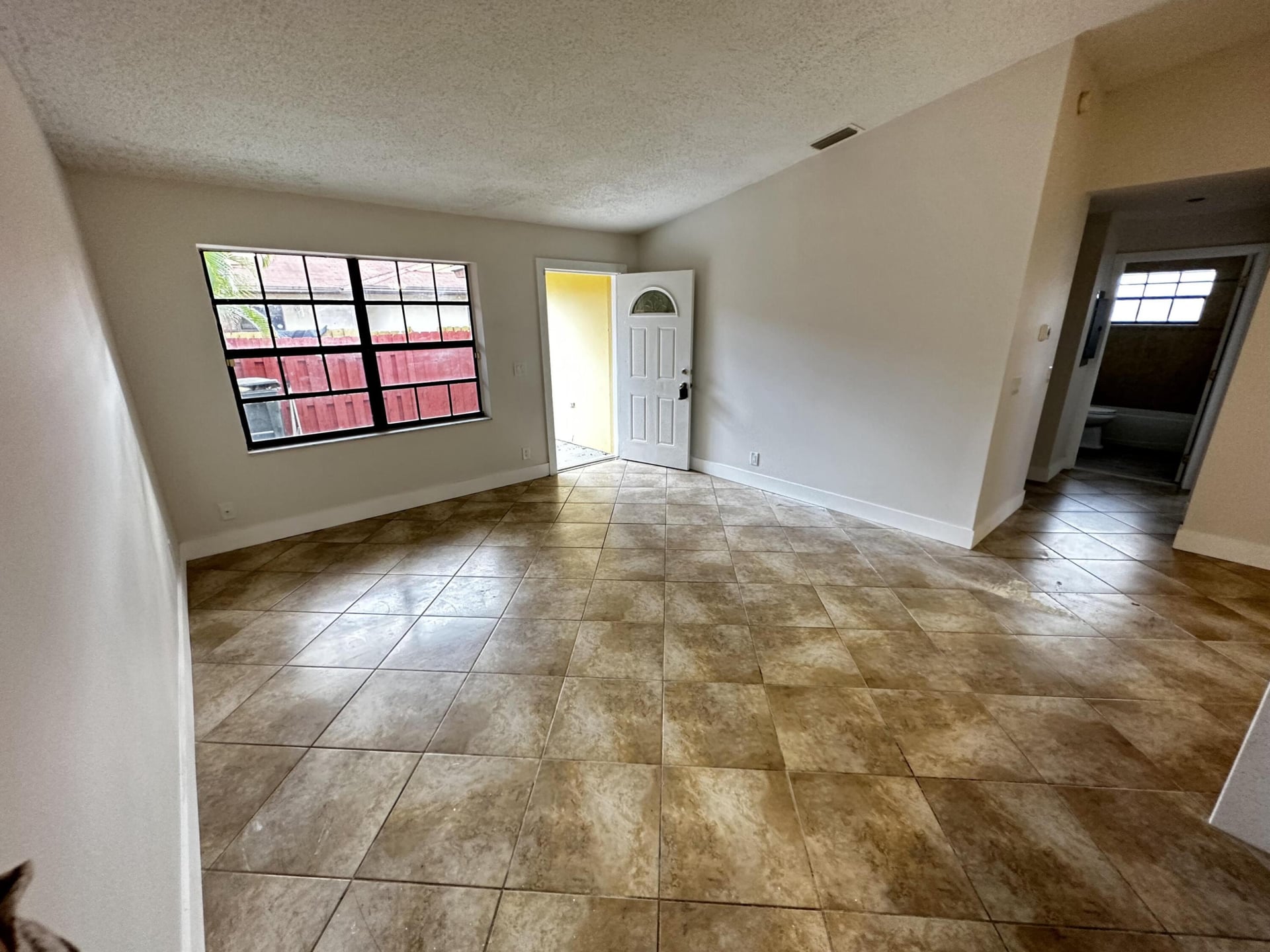 Unit C photo 19