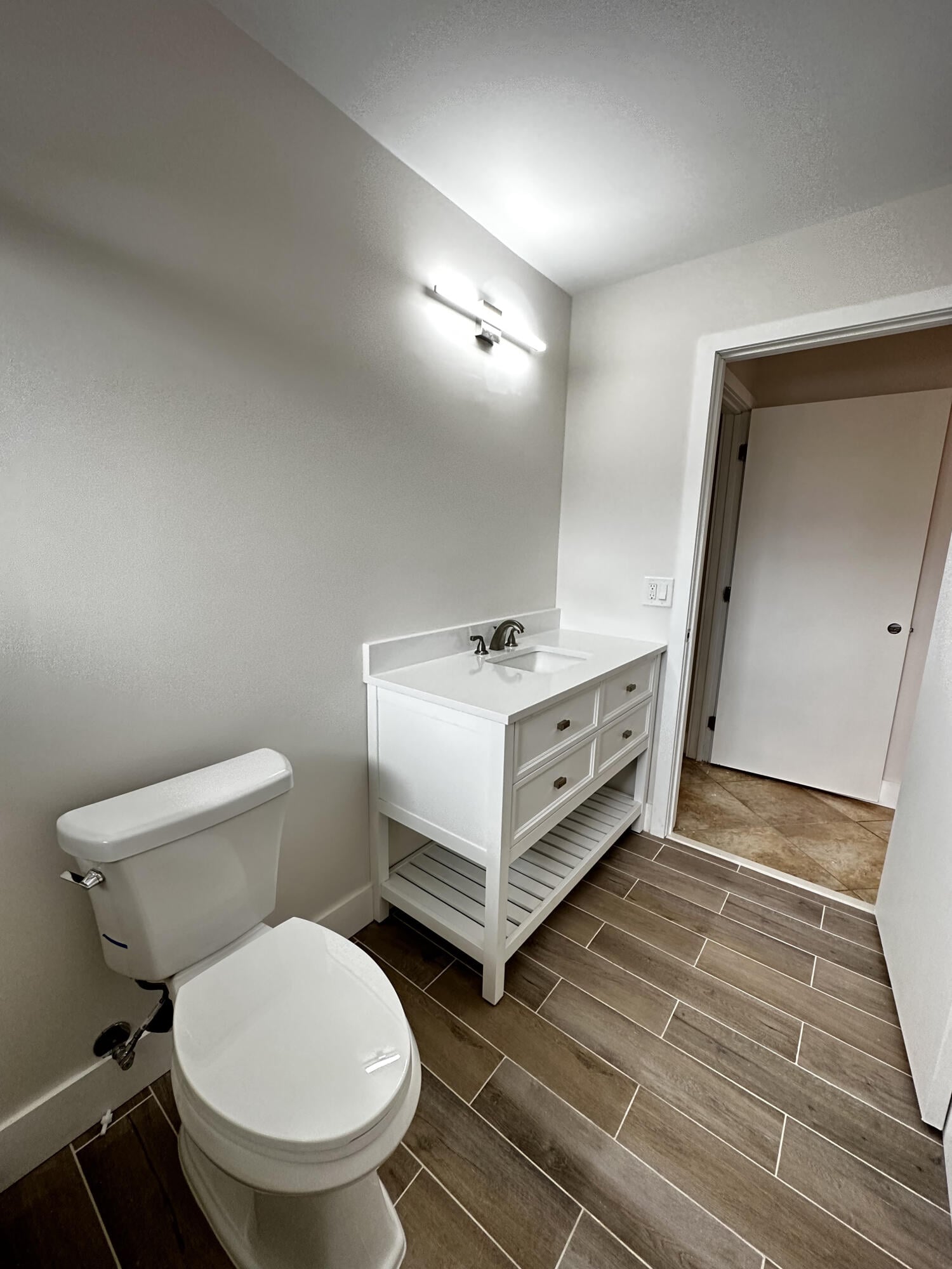 Unit C photo 26
