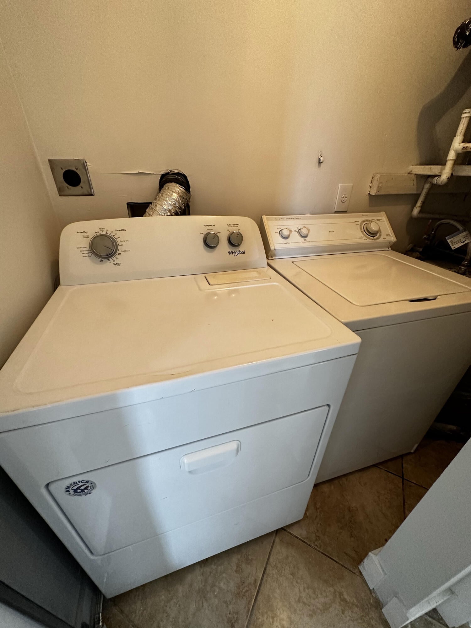 Unit C photo 27