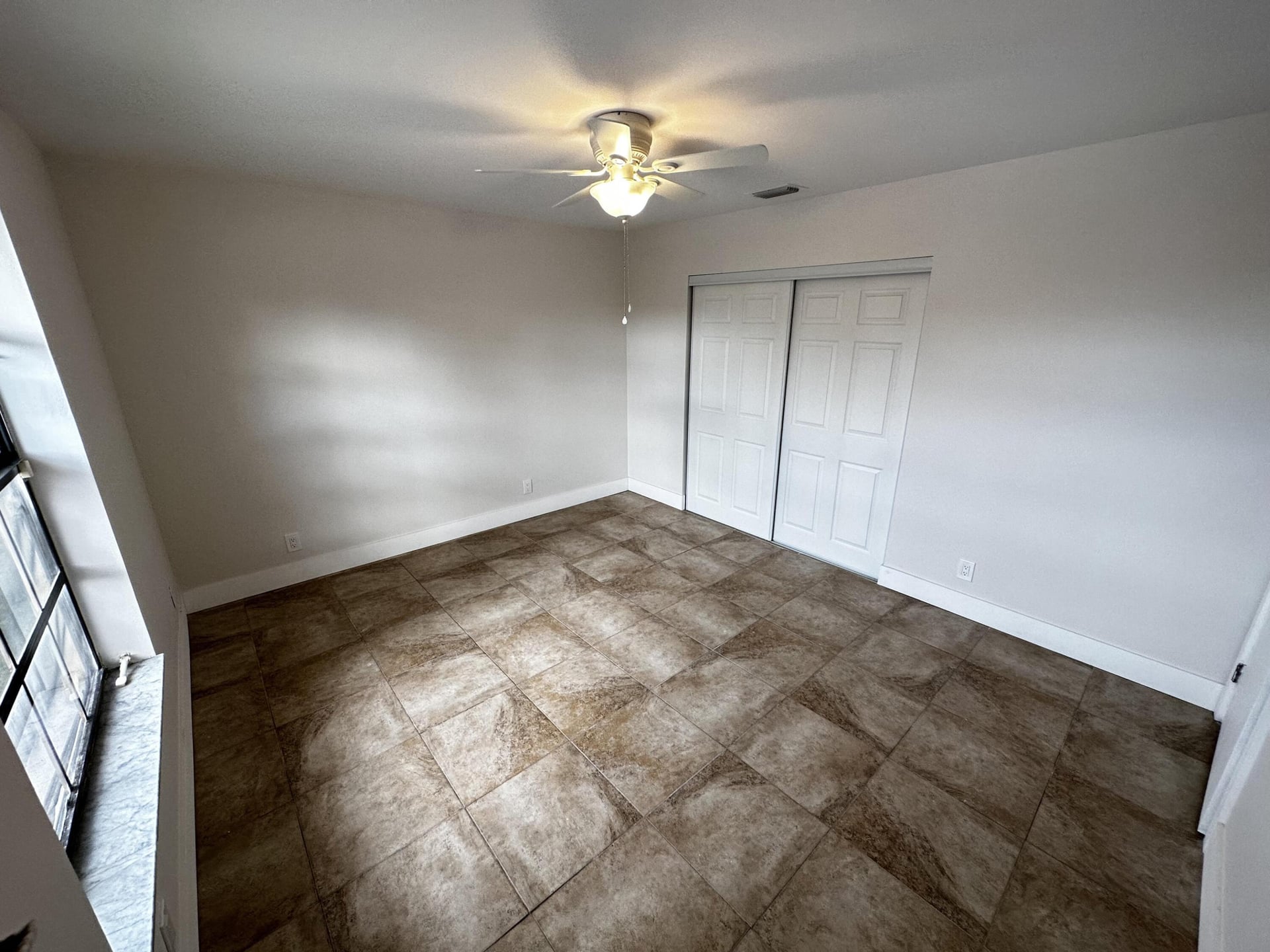 Unit C photo 31