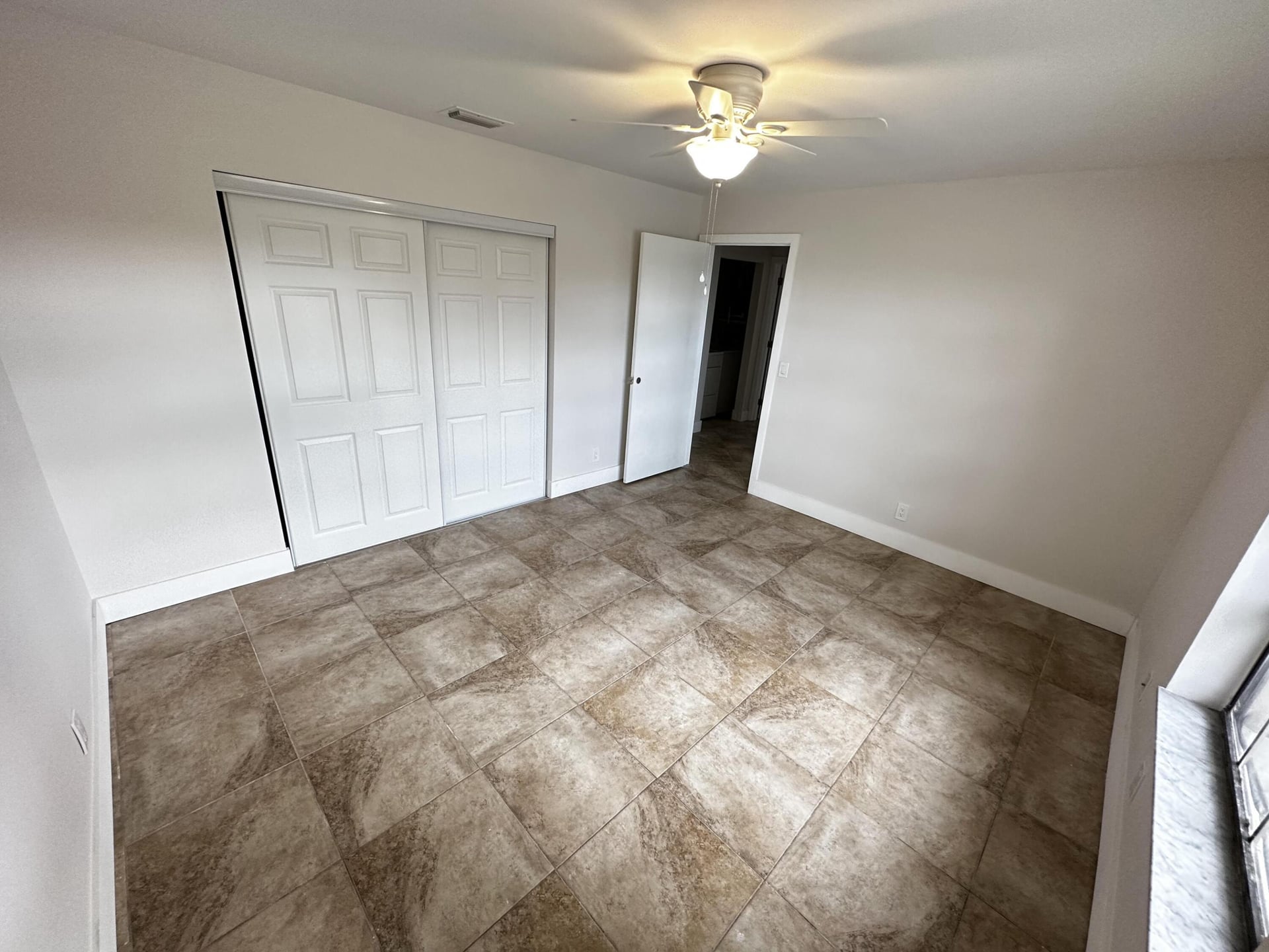 Unit C photo 33