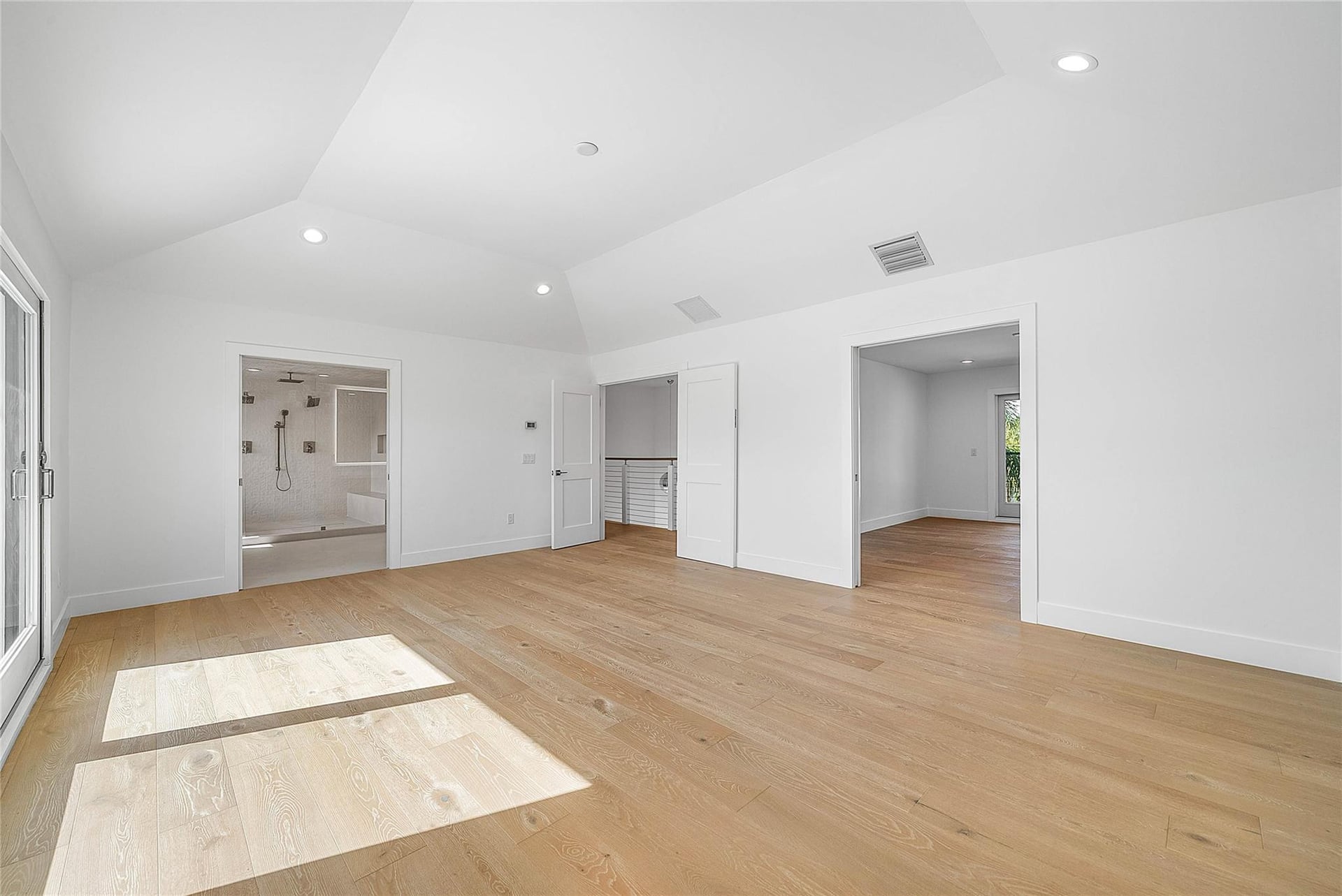  Residence photo 16