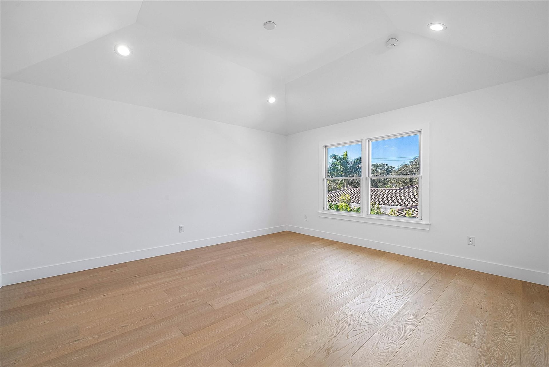  Residence photo 32