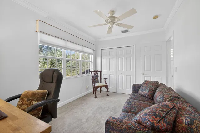 Residence photo 43