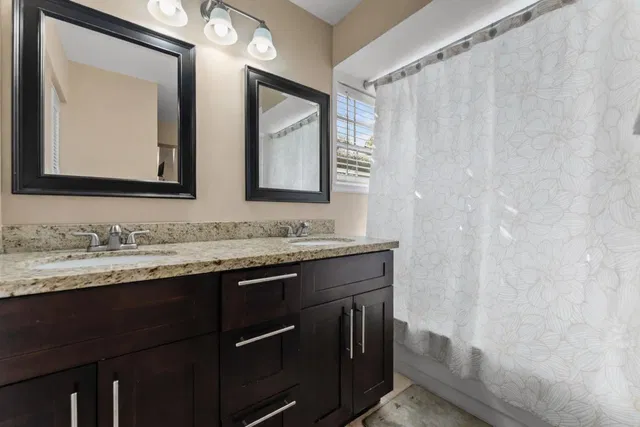 Unit 2031 photo 15