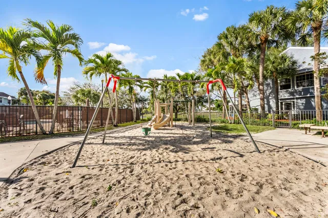 Unit 2031 photo 25