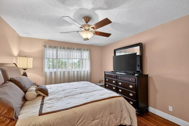  Unit 302 photo 25