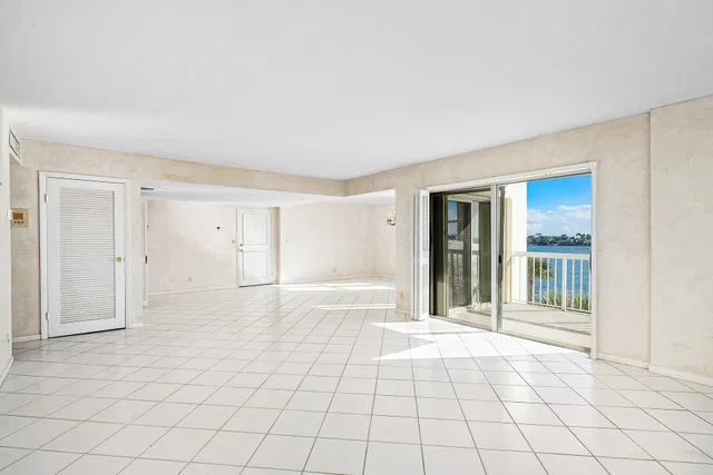 2600 N Flagler Unit 407 photo 28