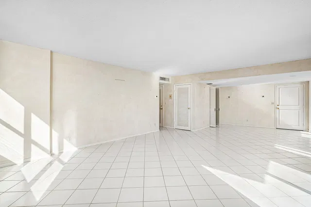 2600 N Flagler Unit 407 photo 29