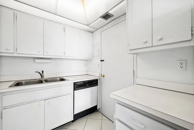 2600 N Flagler Unit 407 photo 33