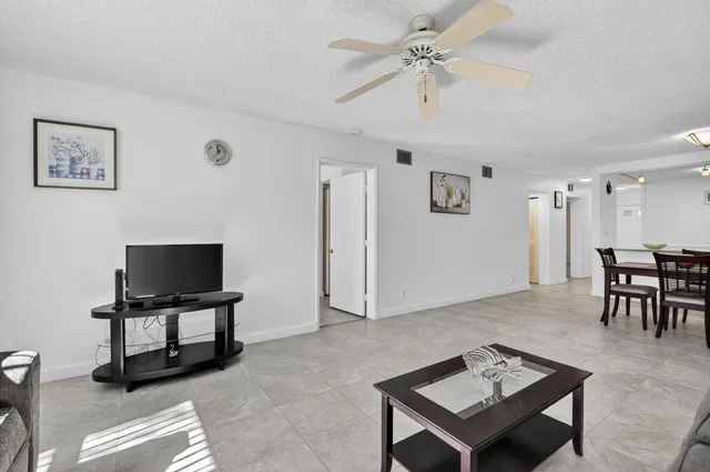  Unit 5 photo 15