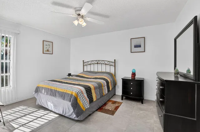  Unit 5 photo 16