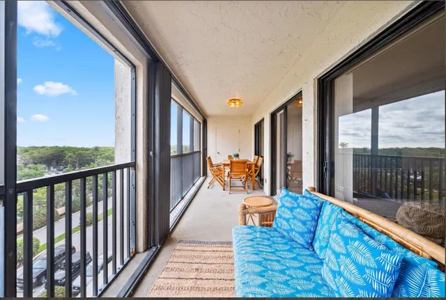  Unit 506 photo 4