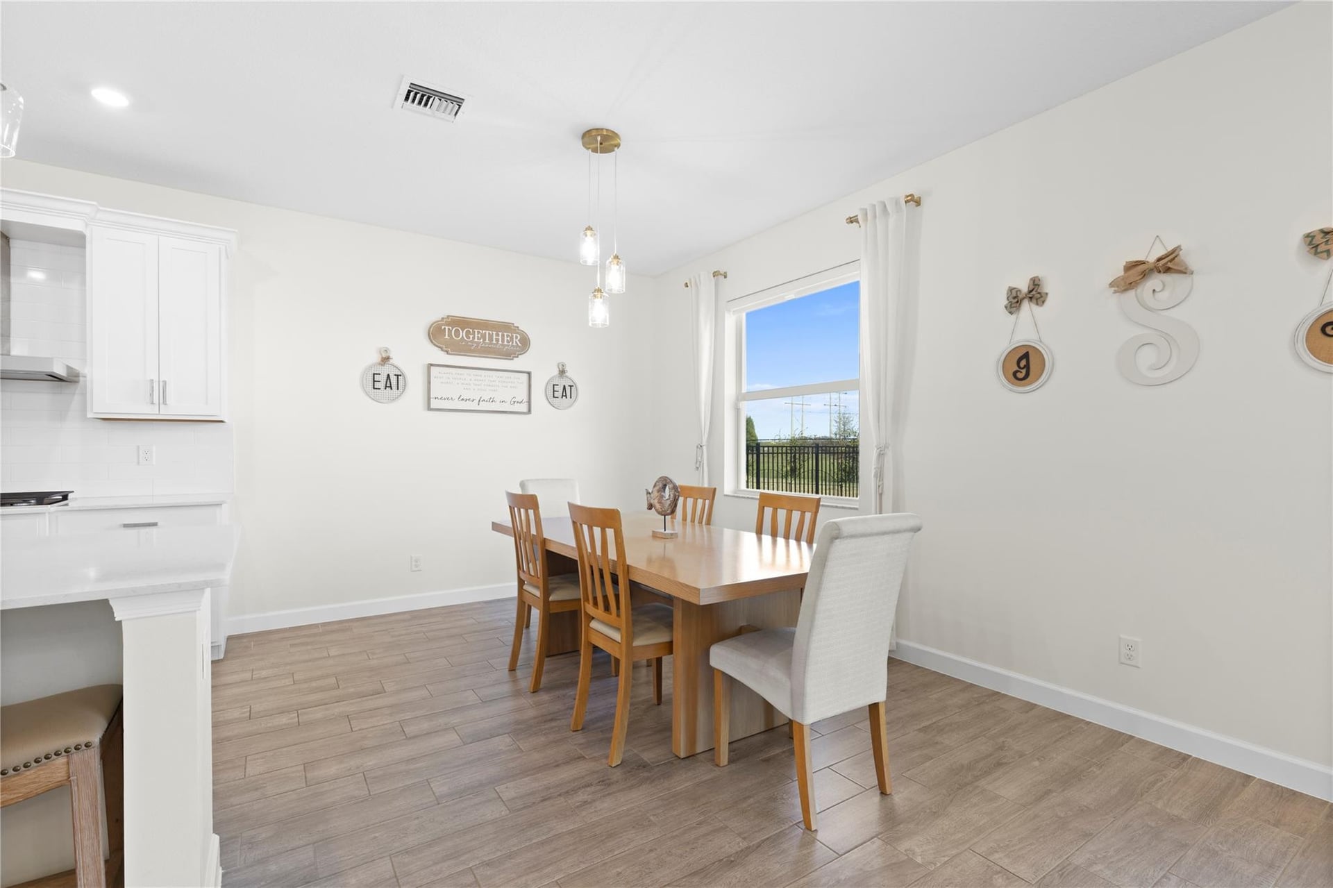 Residence photo 16