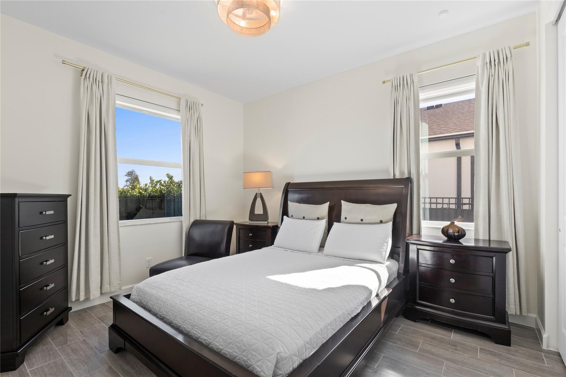 Residence photo 17