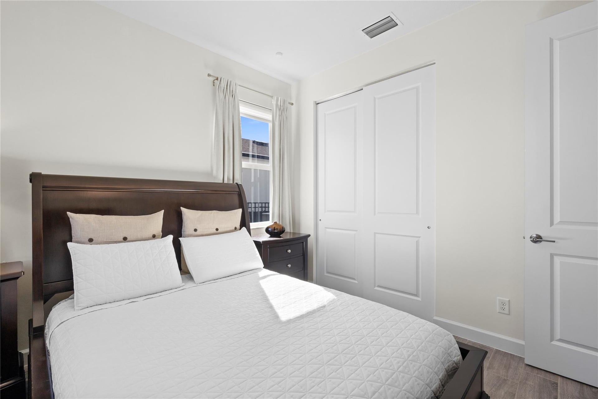 Residence photo 18