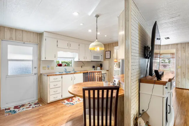 Residence photo 6