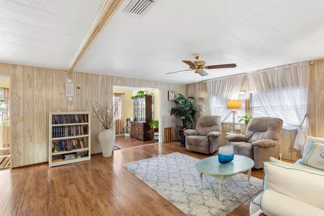 Residence photo 10
