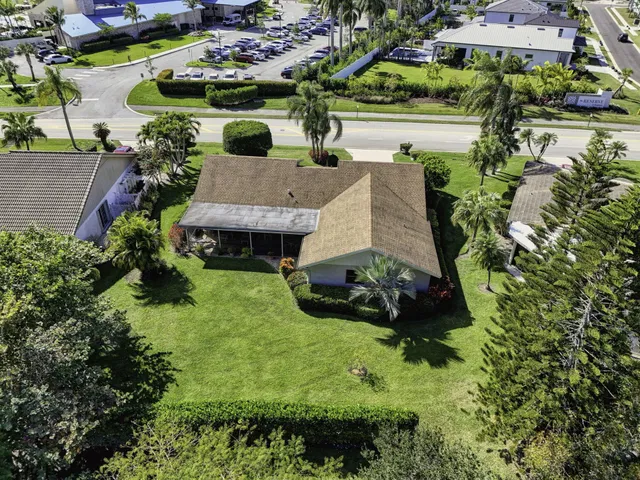 Eastpointe Country Club Residence photo 3