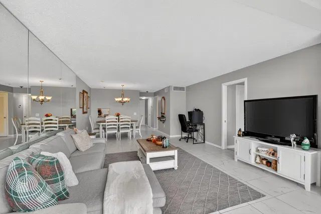 Unit 106 photo 12