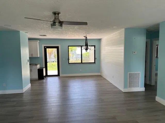 Residence photo 2