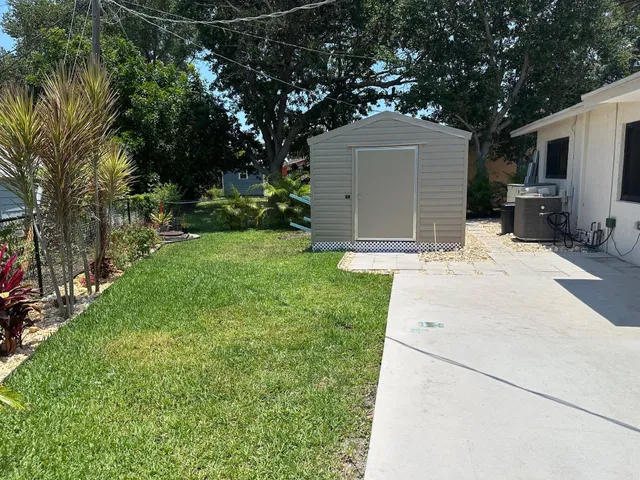 Residence photo 18