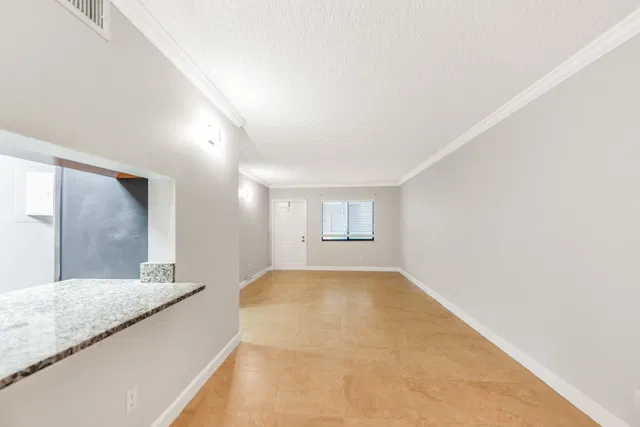 Unit 140 photo 5