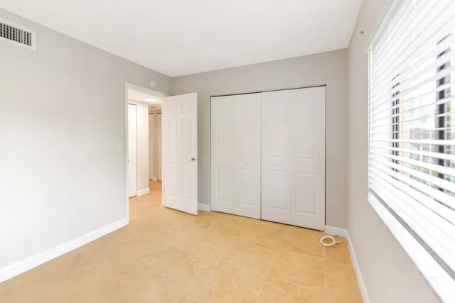 Unit 140 photo 13