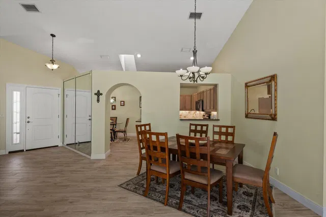 Residence photo 5