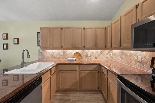 Residence photo 6