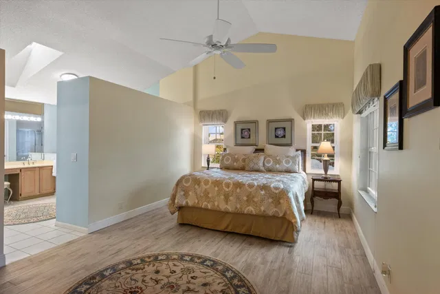 Residence photo 11