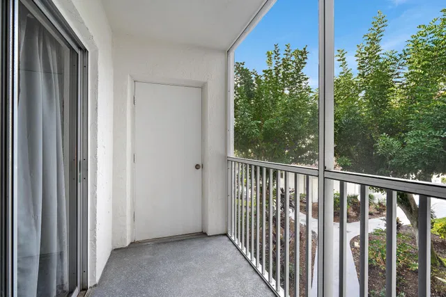Unit 207 photo 11