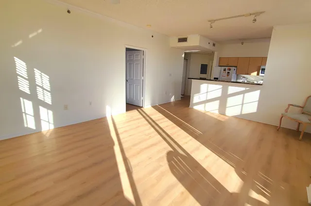 The Montecito Unit Apt 812 photo 4