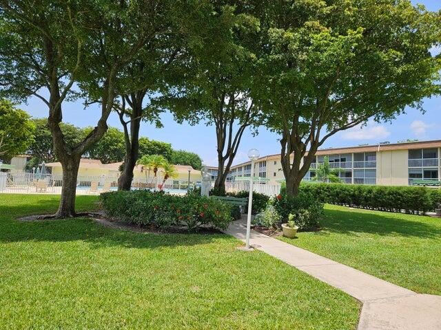 Unit 209 photo 16